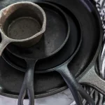 Kuinka käyttää suolaa valuraudan puhdistamiseen ja pinttyneiden kerrostumien poistamiseen kuinka-kayttaa-suolaa-valuraudan-puhdistamiseen-ja-pinttyneiden-kerrostumien-poistamiseen.webp.webp