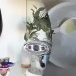 Tyttö näytti kuinka poistaa naarmut lautasilta: hänen videostaan ​​tuli hitti